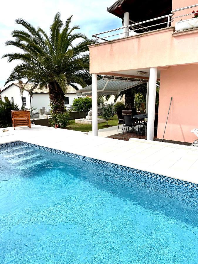D&a With Private Swimming Pool *