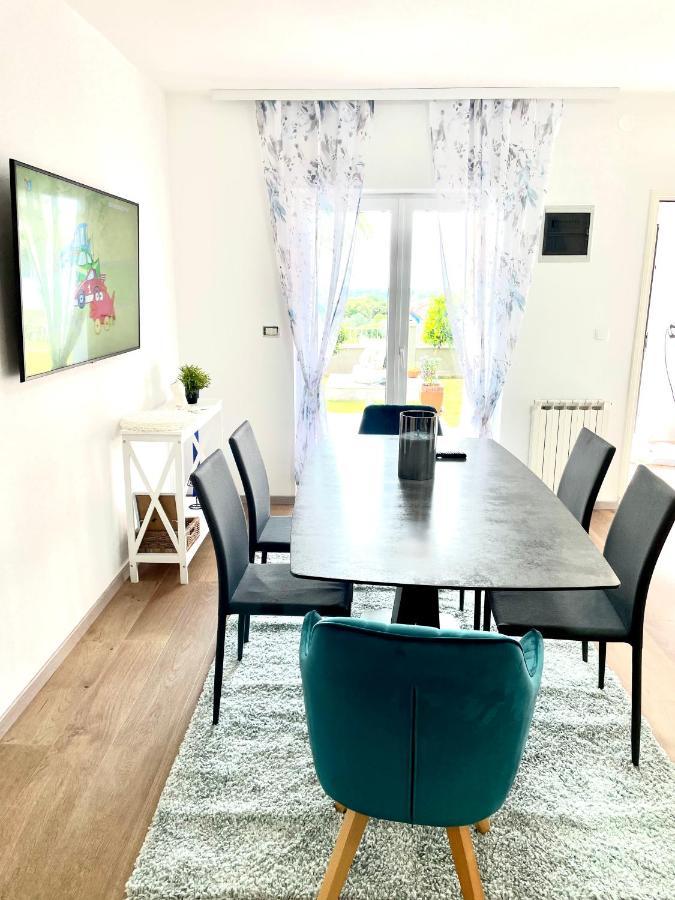 D&a With Private Swimming Pool Apartment Pula