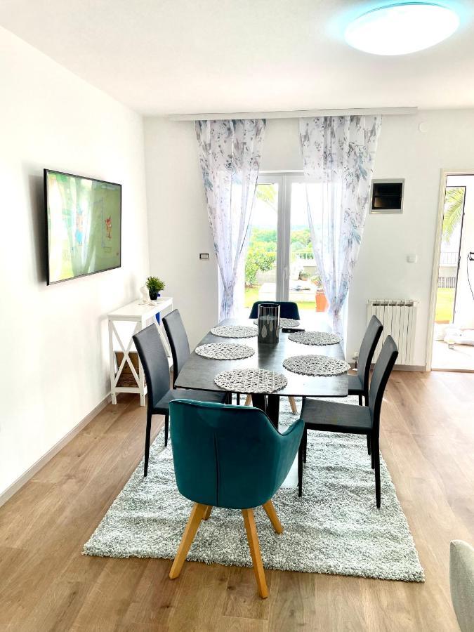 Apartamento D&a With Private Swimming Pool Pula